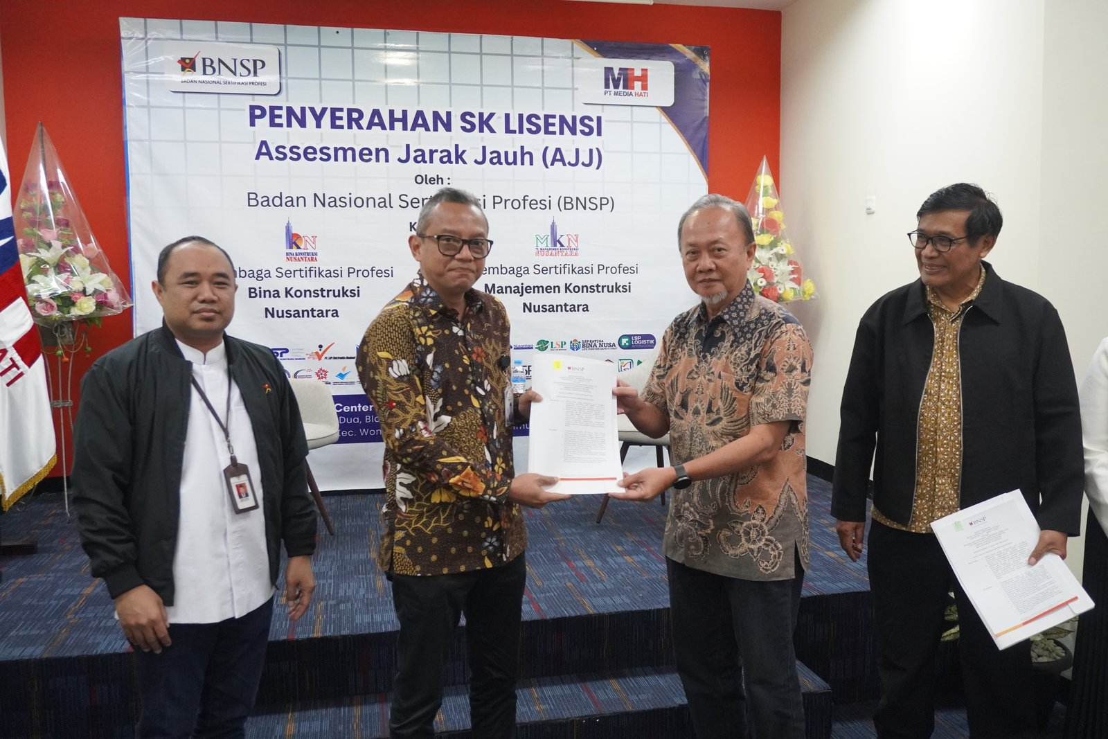 LSP Manajemen Konstruksi Nusantara Resmi Menerima SK Lisensi Asesmen Jarak Jauh (AJJ) dari BNSP